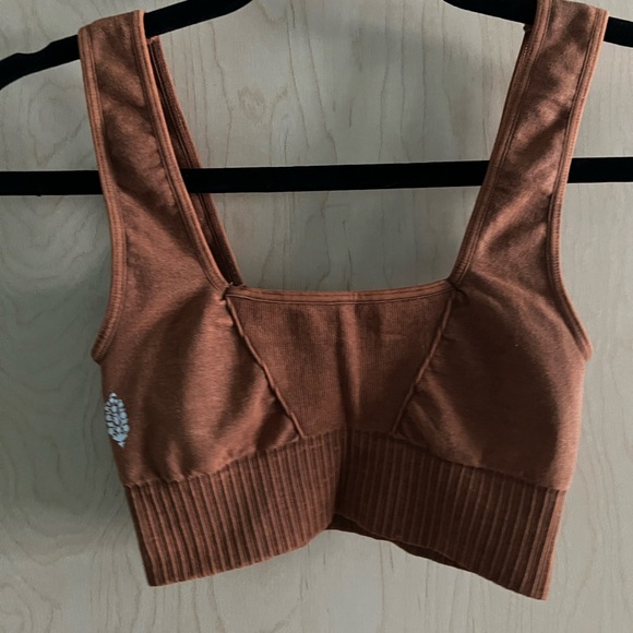 Stylish Red Ribbed Crop Top - Picture 2 of 8